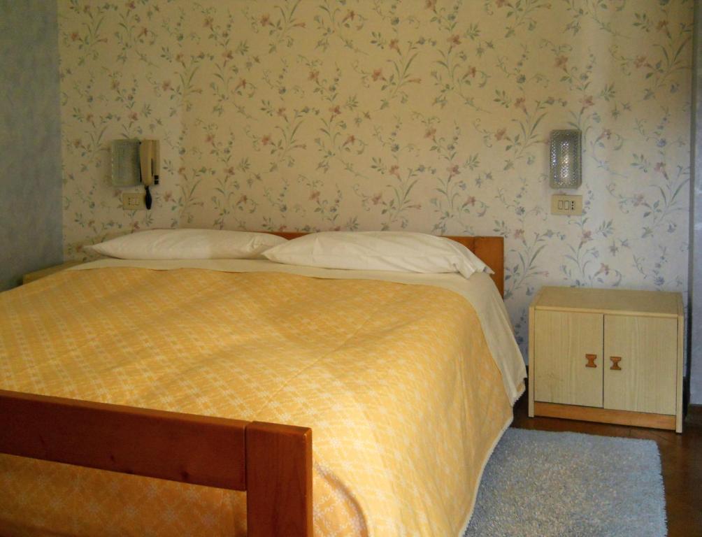 Hotel Del Pesce Luino Chambre photo